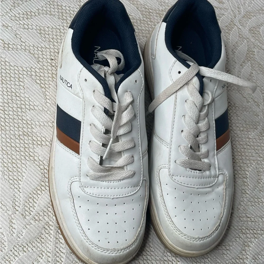 Nautica Men's White and Navy Sneakers 6